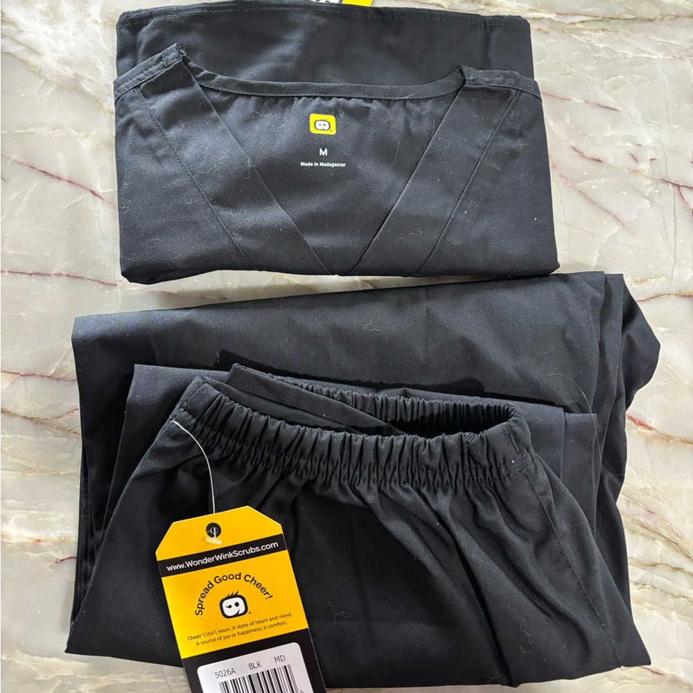 NWT WonderWink Origins Black Scrub Set – Top & Pants – Size Medium